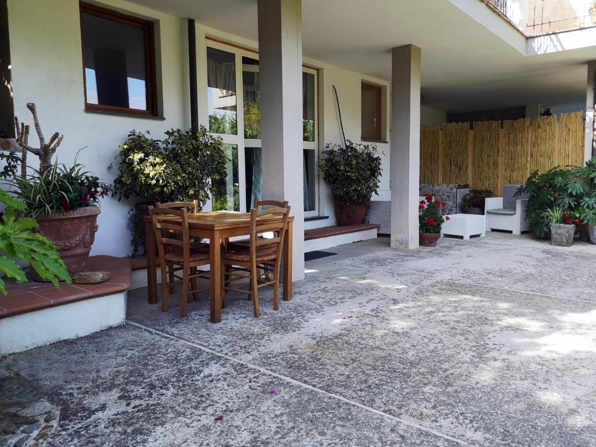 Parte Di Casa Con Giardino E Piscina Villa ปิเอตราซานตา ภายนอก รูปภาพ