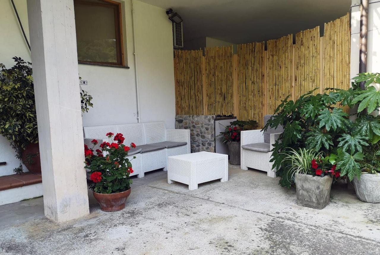 Parte Di Casa Con Giardino E Piscina Villa ปิเอตราซานตา ภายนอก รูปภาพ